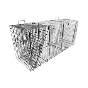 Tomahawk Collapsible Traps with One Trap Door and Easy Release Access Door