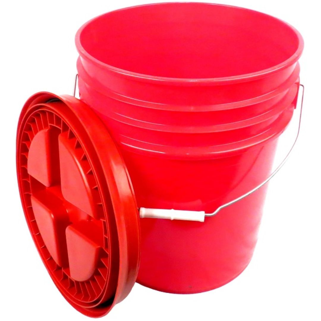 Tomahawk Snake & Reptile Containment Bucket with Lid 5 Gallon 