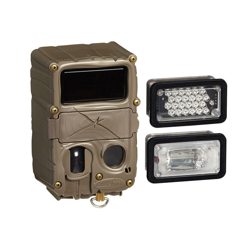 Cámara con paquete de flash triple Cuddeback